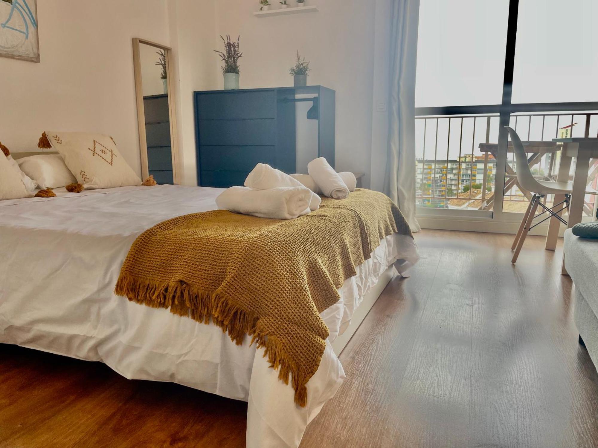Luxury Suites Minerva Beach Бенальмадена Экстерьер фото